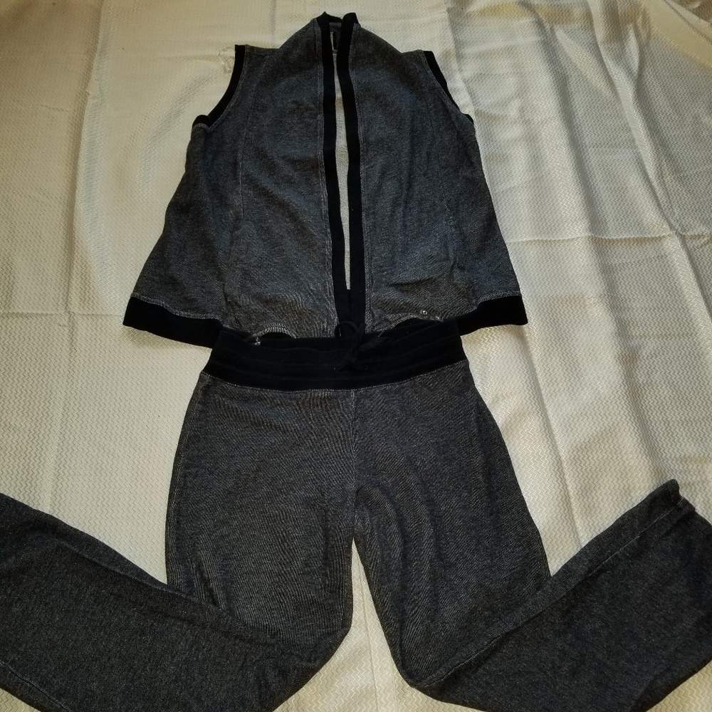 Jones New York 2 Piece Navy Blue Sweater/Pants Set